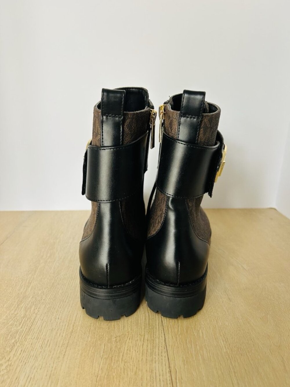 Michael Kors Ankle Combat Boots New Size 9 Women Brown Black - Picture 4 of 8